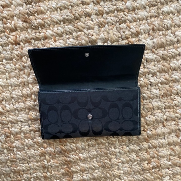 Coach Wallet & Clutch- like new condition - Picture 3 of 5